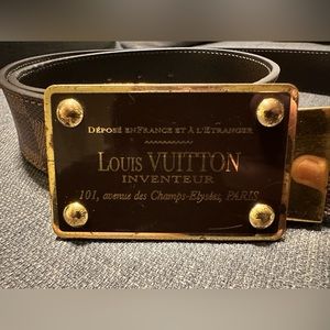 Louis Vuitton leather belt